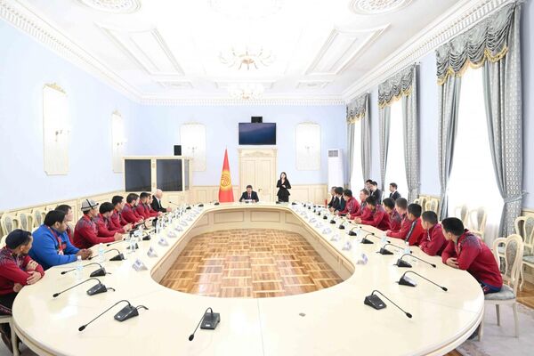 Мелдешке дүйнөнүн 13 өлкөсүнөн 250 спортчу келген. - Sputnik Кыргызстан