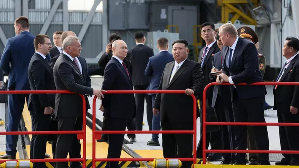 Россиянын президенти Владимир Путин жана Түндүк Корея лидери Ким Чен Ын Восточный космодромунда  - Sputnik Кыргызстан