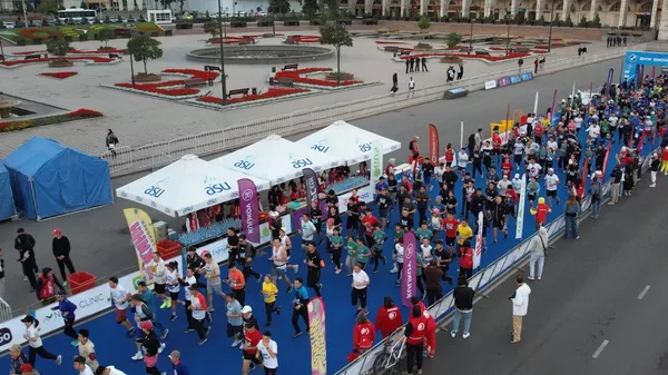 Бишкектеги марафонго миңдеген адам катышты. Видео - Sputnik Кыргызстан