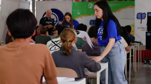 Открытие российско-кыргызской физико-математической школы на Иссык-Куле  - Sputnik Кыргызстан