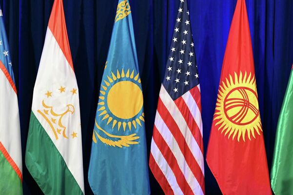 Президент Кыргызстана Садыр Жапаров принял участие в работе первого саммита стран Центральной Азии и США. - Sputnik Кыргызстан