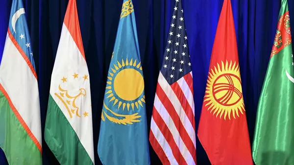 АКШ жана Борбор Азия мамлекеттерин желектери. Архив - Sputnik Кыргызстан