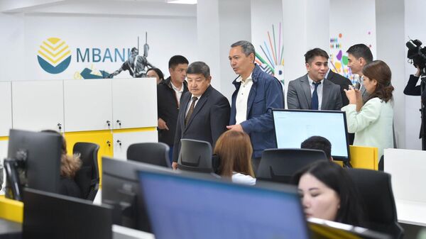 Акылбек Жапаров Бишкек шаарындагы IT-коворкинг борборуна барды - Sputnik Кыргызстан