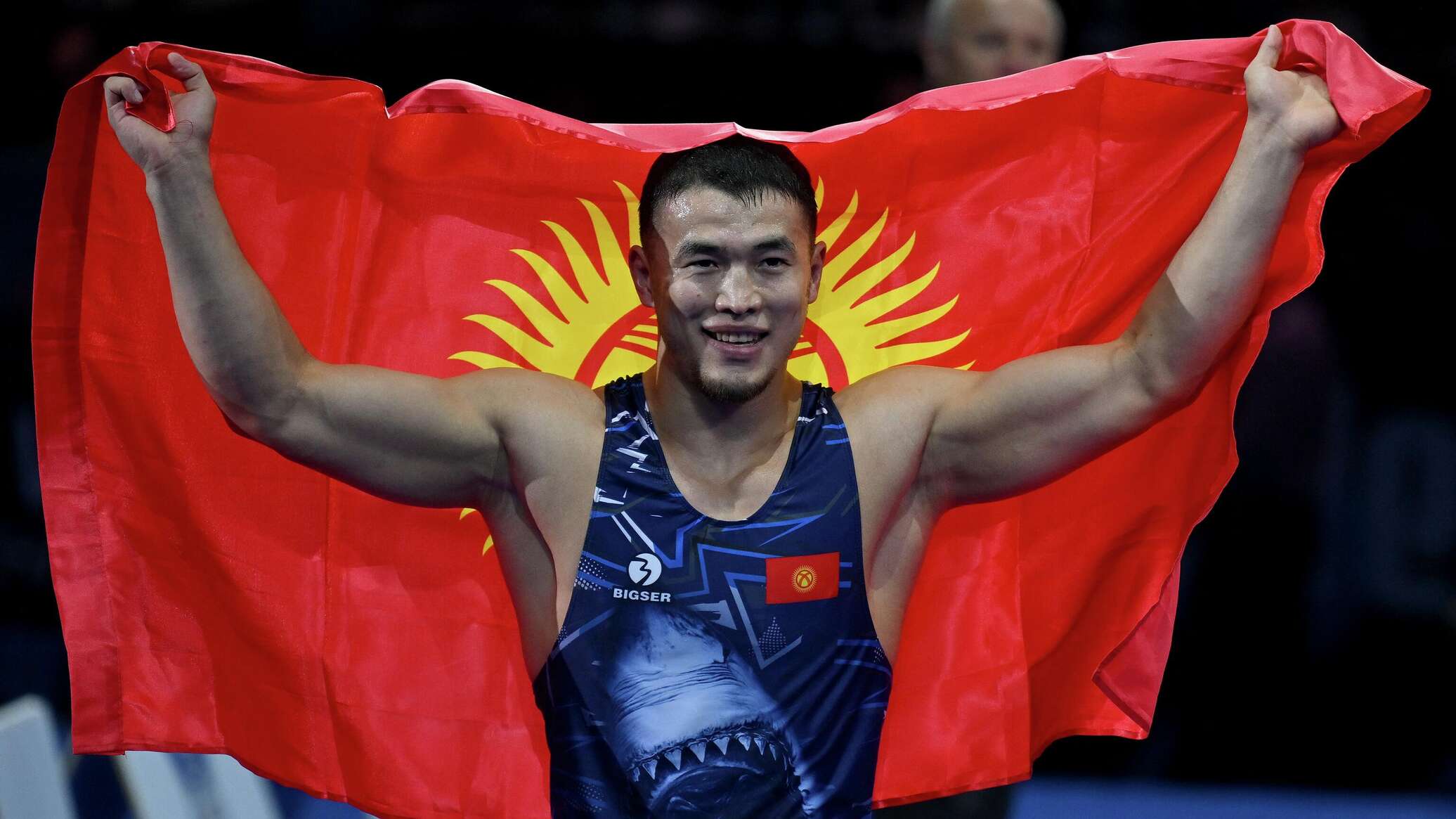 Акжол Махмудов выиграл принципиального соперника из Болгарии Айка Мнацаканяна