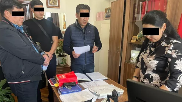 Задержание судьи Бишкекского городского суда при получении взятки - Sputnik Кыргызстан