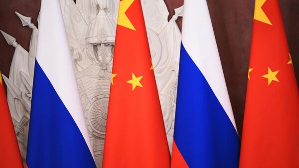Флаг России и Китая. Архивное фото - Sputnik Кыргызстан