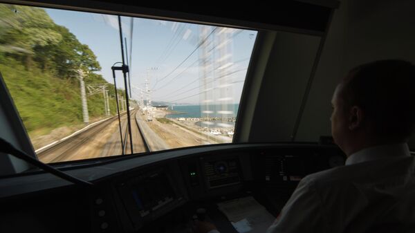 Вид из кабины машиниста скоростного поезда. Иллюстративное фото - Sputnik Кыргызстан