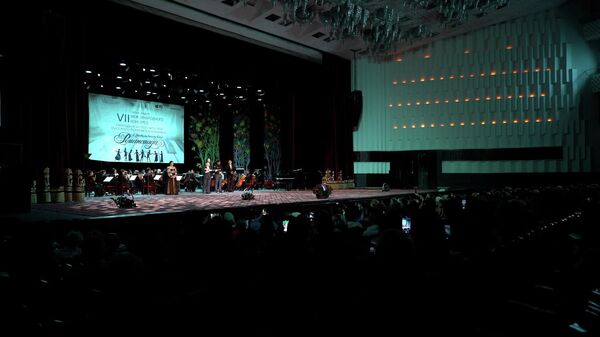 Самые яркие моменты гала-концерта Среднеазиатской романсиады в Бишкеке. Видео - Sputnik Кыргызстан