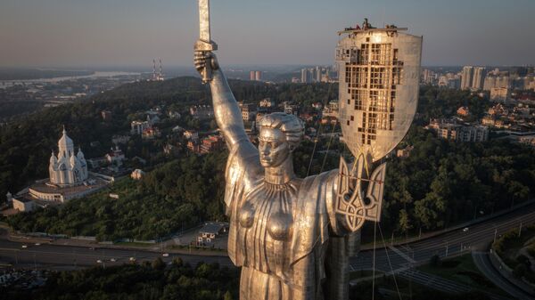 Монумент Родина-Мать в Киеве - Sputnik Кыргызстан