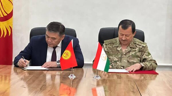 Кыргызстан и Таджикистан подписали протокол № 44, позволяющий решить приграничные вопросы - Sputnik Кыргызстан