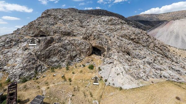 3D-проект уникального археологического памятника Сурунгур в Баткене - Sputnik Кыргызстан