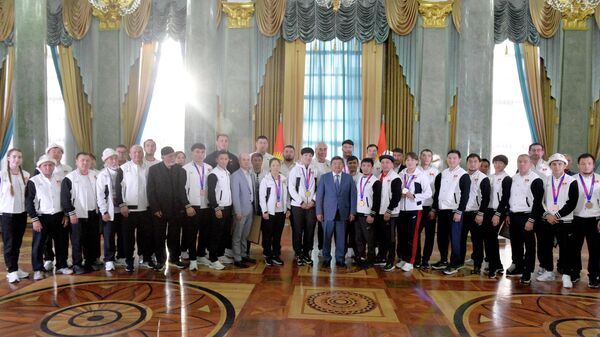 Вручение денежных сертификатов победителям и призерам Азиатских игр - Sputnik Кыргызстан