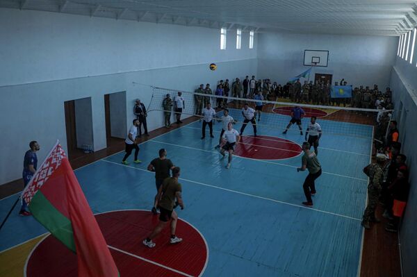 Сегодня прошли соревнования по волейболу - Sputnik Кыргызстан