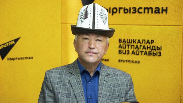 Председатель Союза писателей Нурлан Калыбеков - Sputnik Кыргызстан