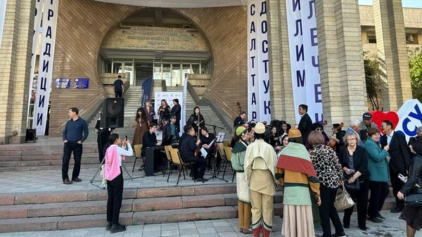 Открытие выставки КРСУ Славянский больше чем университет! в Бишкеке - Sputnik Кыргызстан