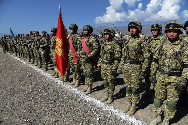В учениях задействованы около 1 500 военнослужащих - Sputnik Кыргызстан