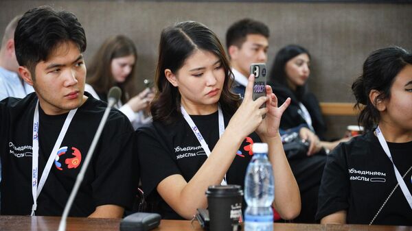 В медиафоруме участвуют более 60 студентов и сотрудников вузов - Sputnik Кыргызстан