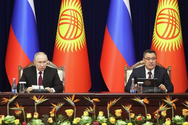 По окончании встречи президенты выступили с совместным заявлением - Sputnik Кыргызстан