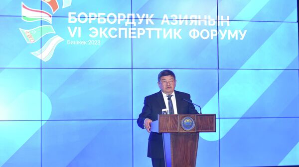 Глава кабмина Акылбек Жапаров принял участие в работе Vl Центрально-Азиатского экспертного форума - Sputnik Кыргызстан