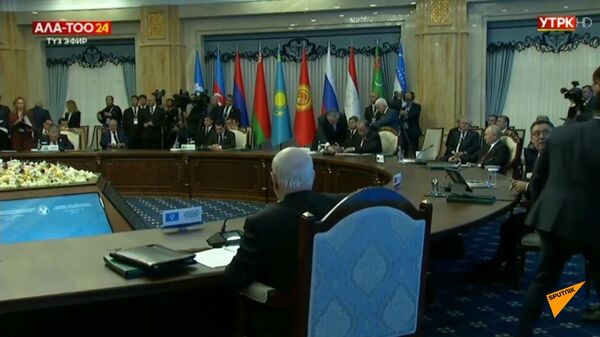 Заседание Совета глав государств СНГ в расширенном формате — запись прямого эфира - Sputnik Кыргызстан