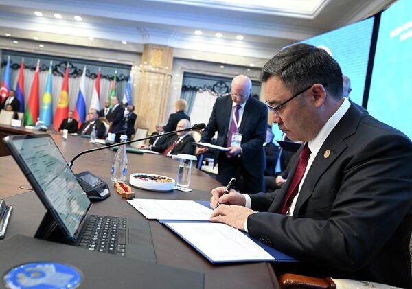 Президенты стран СНГ по итогам заседания подписали ряд соглашений, призванных укрепить сотрудничество - Sputnik Кыргызстан