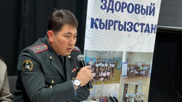 Наркоборцы рассказали родителям школьников в Бишкеке об опасности аптечной наркомании - Sputnik Кыргызстан