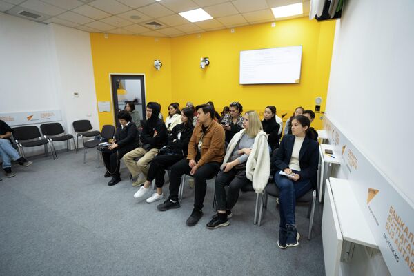 Студенты и журналисты узнали, как правильно писать новости - Sputnik Кыргызстан