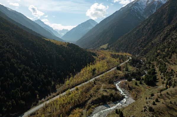 Вид на природный парк с дрона  - Sputnik Кыргызстан