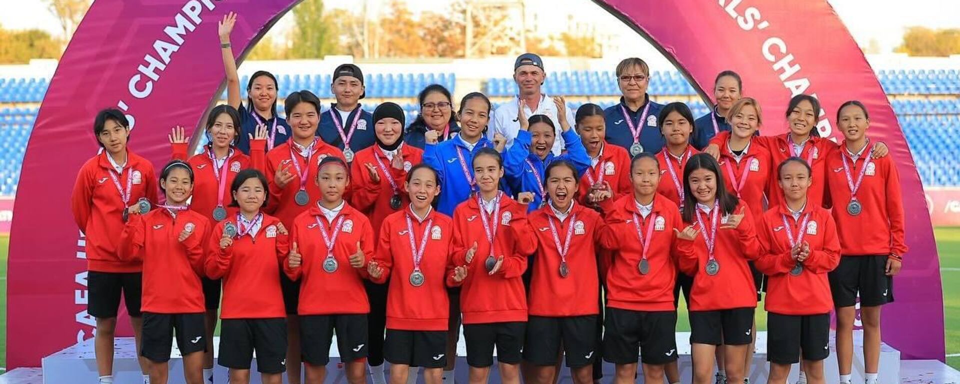 Церемония награждения CAFA Girls U-14 Championship 2023  - Sputnik Кыргызстан, 1920, 20.10.2023