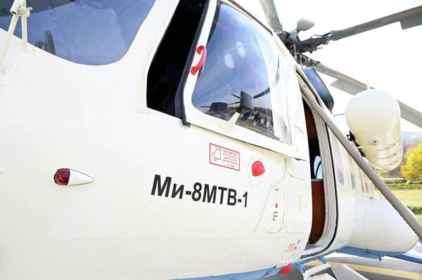 Специалисты установили, что не использовавшийся в течение шести лет вертолет можно отремонтировать. Кыргызстанская сторона обратилась за помощью к белорусской. - Sputnik Кыргызстан