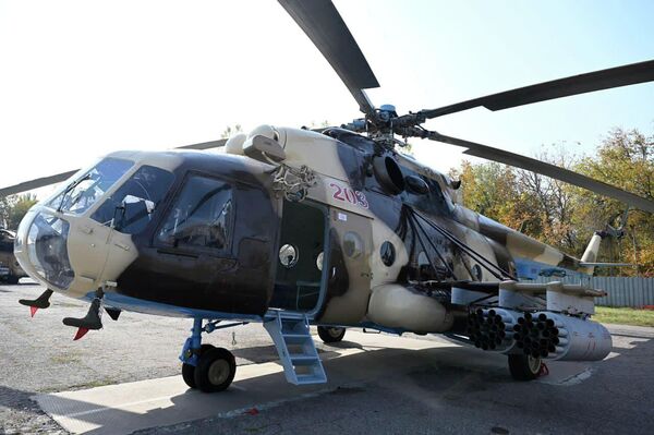 Недавно соответствующие структуры Узбекистана сообщили, что вертолет полностью отремонтирован и укомплектован - Sputnik Кыргызстан
