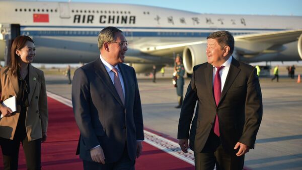Официальный визит премьера Государственного совета КНР Ли Цяна в КР  - Sputnik Кыргызстан