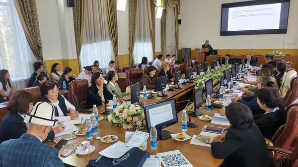 Международная научно-практическая конференция Новые вызовы экономической реальности в Бишкеке  - Sputnik Кыргызстан