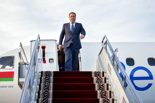 В Кыргызстан прибыл премьер-министр Беларуси Роман Головченко - Sputnik Кыргызстан