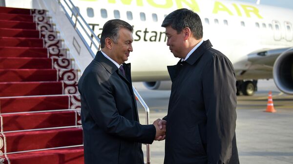 Прибытие премьер-министра Таджикистана Кохира Расулзоды в Кыргызстан - Sputnik Кыргызстан