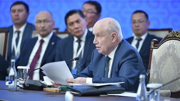 Генеральный секретарь СНГ Сергей Лебедев на заседании Совета глав правительств СНГ в Бишкеке - Sputnik Кыргызстан