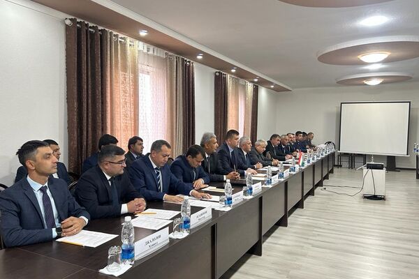 Правительственные делегации Кыргызстана и Таджикистана провели очередные встречи в Баткене - Sputnik Кыргызстан