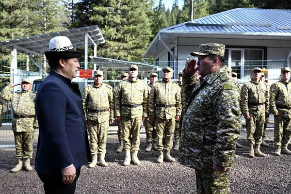 Президент Садыр Жапаров открыл пограничный пост в отдаленной местности Тюпского района Иссык-Кульской области - Sputnik Кыргызстан