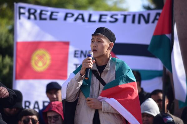 Митингующие призвали прекратить геноцид в секторе Газа - Sputnik Кыргызстан