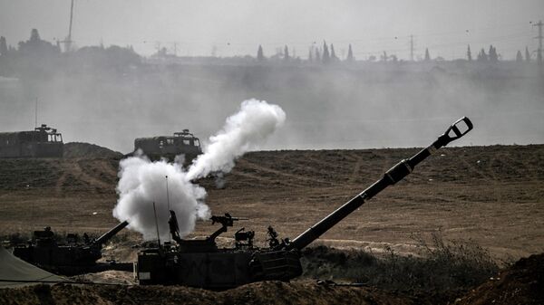 Израильские военные обстреливают сектор Газа - Sputnik Кыргызстан