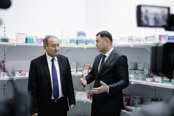 Всего в Оше будут открыты три такие аптеки - Sputnik Кыргызстан
