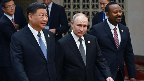 Россия президенти Владимир Путин жана Кытай лидери Си Цзиньпин. Архивдик сүрөт - Sputnik Кыргызстан