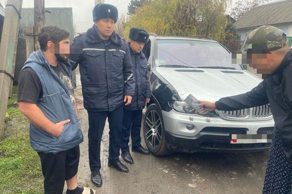 Задержан подозреваемый — 26-летний С. М. Д. Его доставили в следственную службу, BMW X5 водворили на штрафстоянку. - Sputnik Кыргызстан