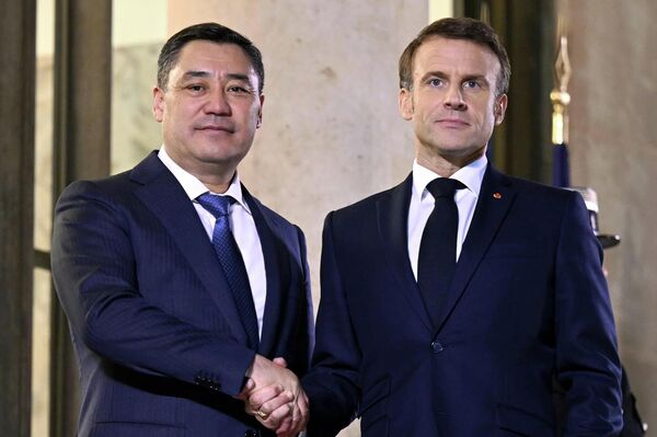 Садыр Жапаров провел переговоры с главой Франции Эммануэлем Макроном, сообщила пресс-служба президента - Sputnik Кыргызстан