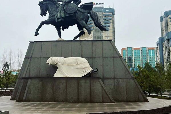 В Астане установили памятник Манасу - Sputnik Кыргызстан