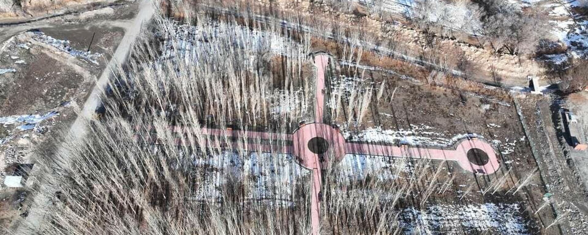 Нарында чек ара чырында көз жумган Нурсултан Жаныбеков атындагы парк ачылды - Sputnik Кыргызстан, 1920, 25.11.2023