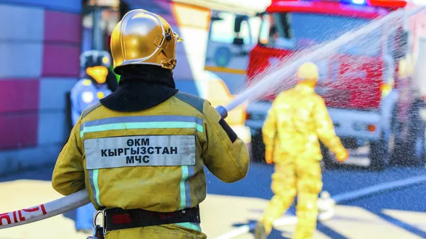 Пожарно-тактические учения МЧС в Бишкеке - Sputnik Кыргызстан