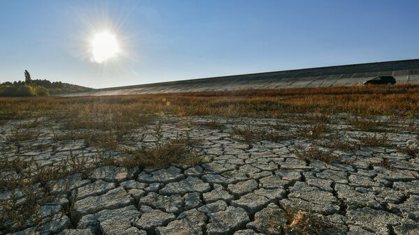 Засуха в водохранилище. Архивное фото  - Sputnik Кыргызстан