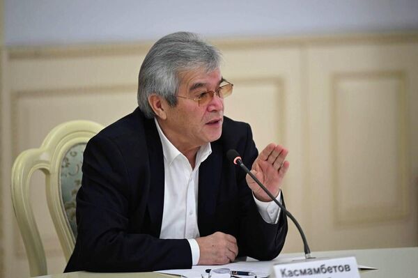 В этом году на Народный курултай не будут приглашены почетные гости, заявил госсекретарь Суйунбек Касмамбетов во время заседания оргкомитета по проведению курултая и координации работы по выборам делегатов - Sputnik Кыргызстан