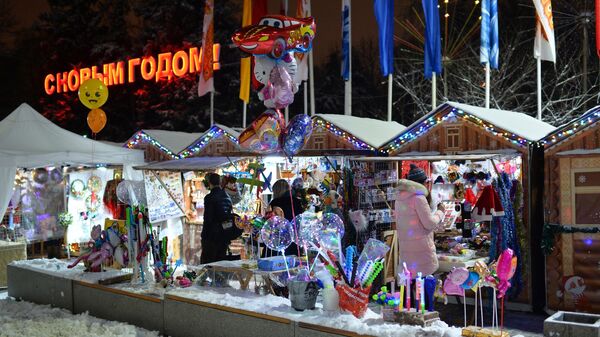 Новогодняя ярмарка. Архивное фото  - Sputnik Кыргызстан